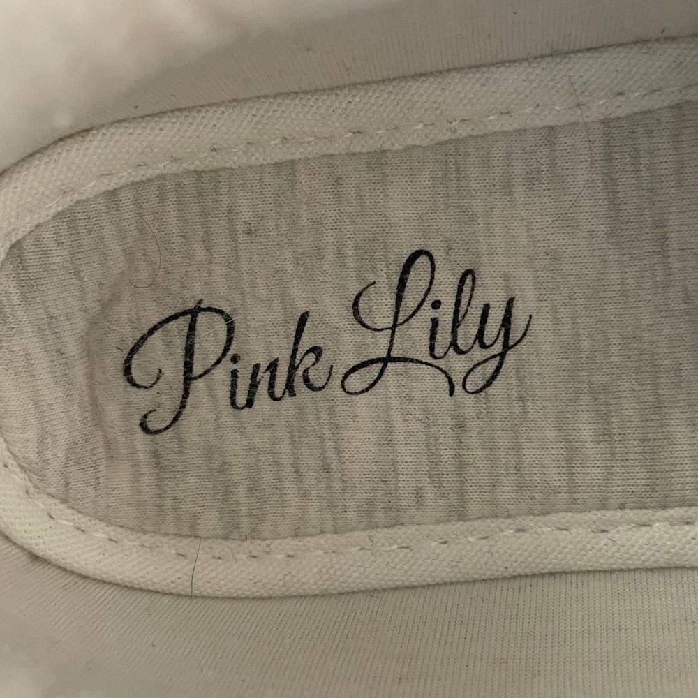 The Jenny White Solid Sneakers - Picture 6 of 7